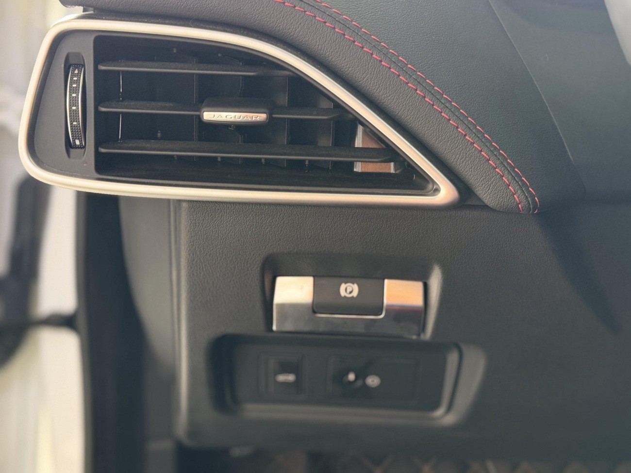 Jaguar XEL 2022
