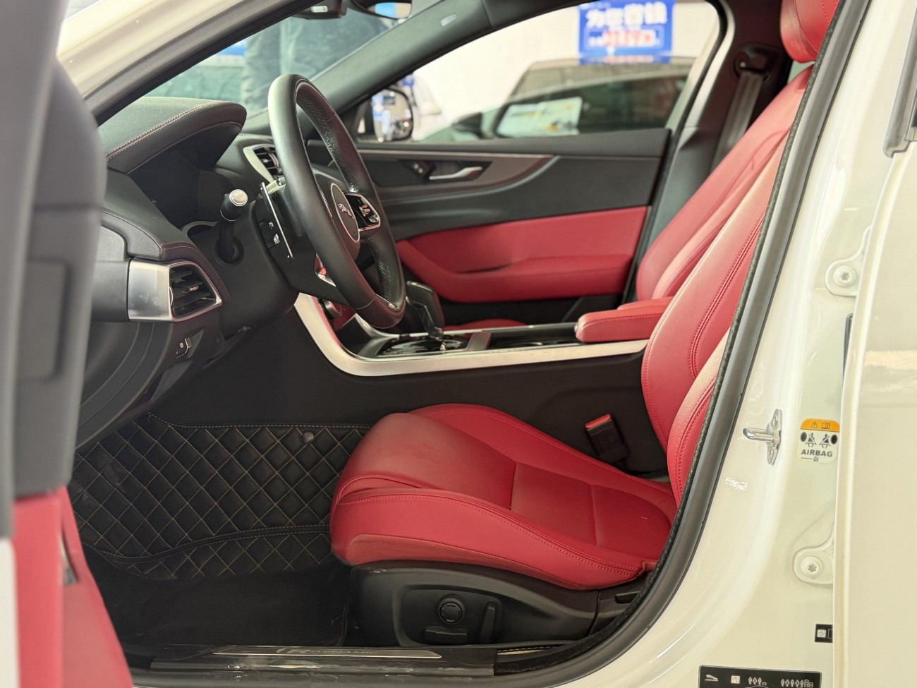 Jaguar XEL 2022