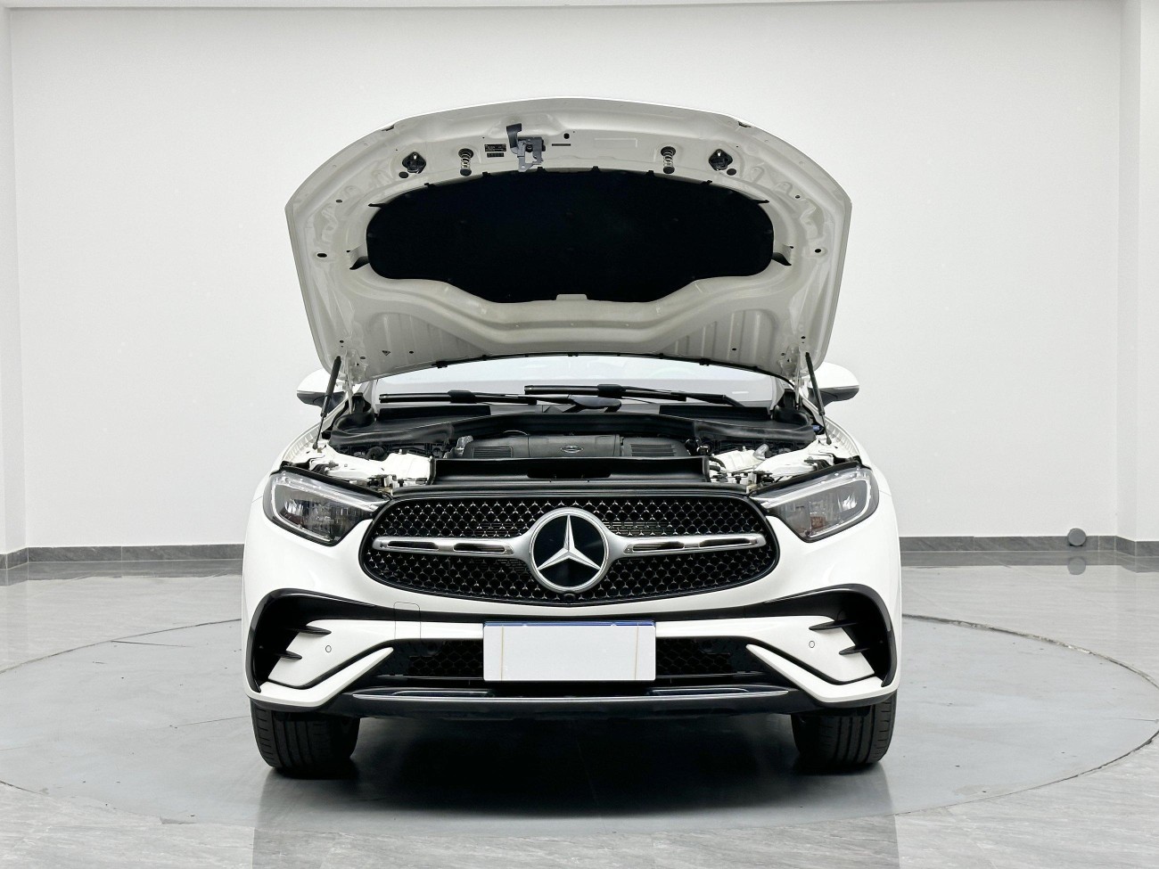 Mercedes-Benz GLC 260 L 2024