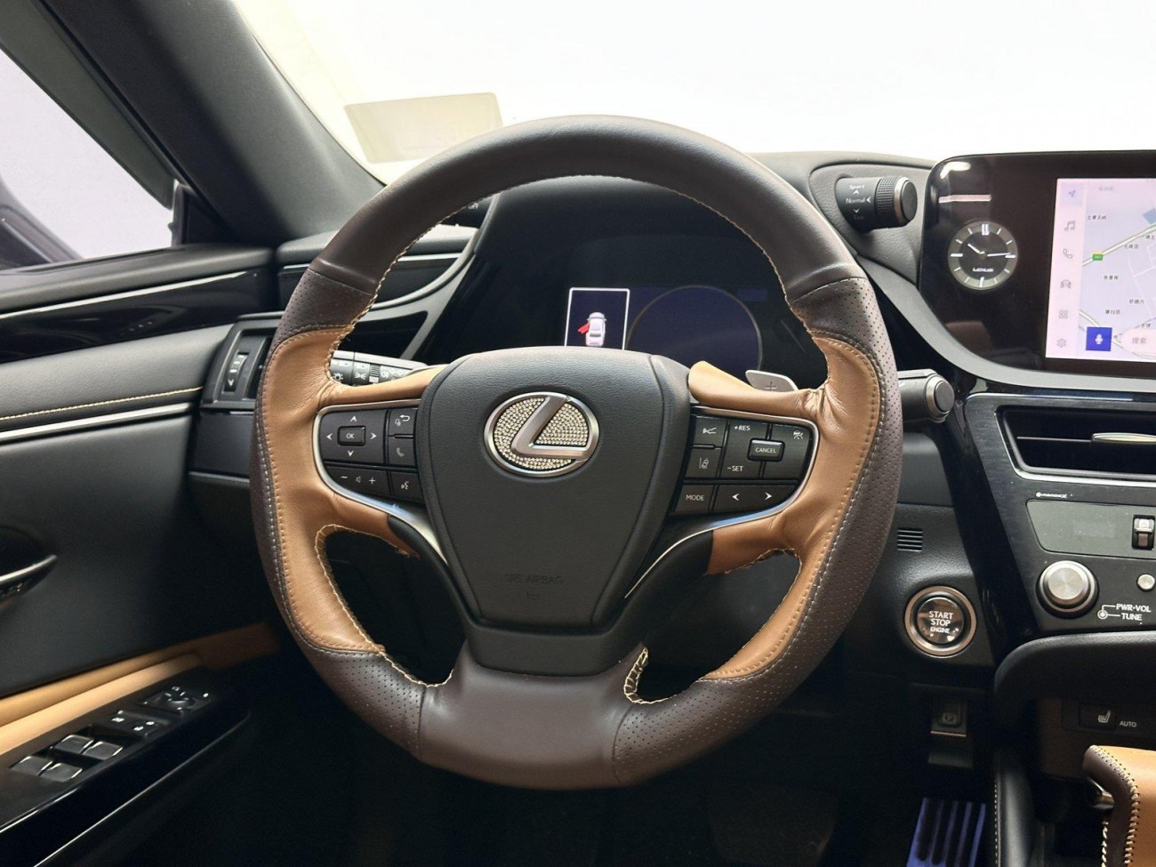 Lexus ES 200 2023