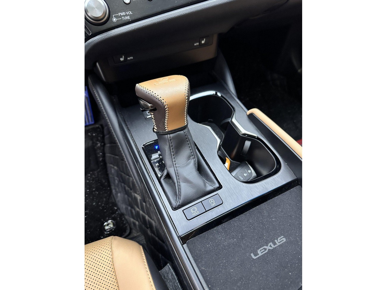 Lexus ES 200 2023