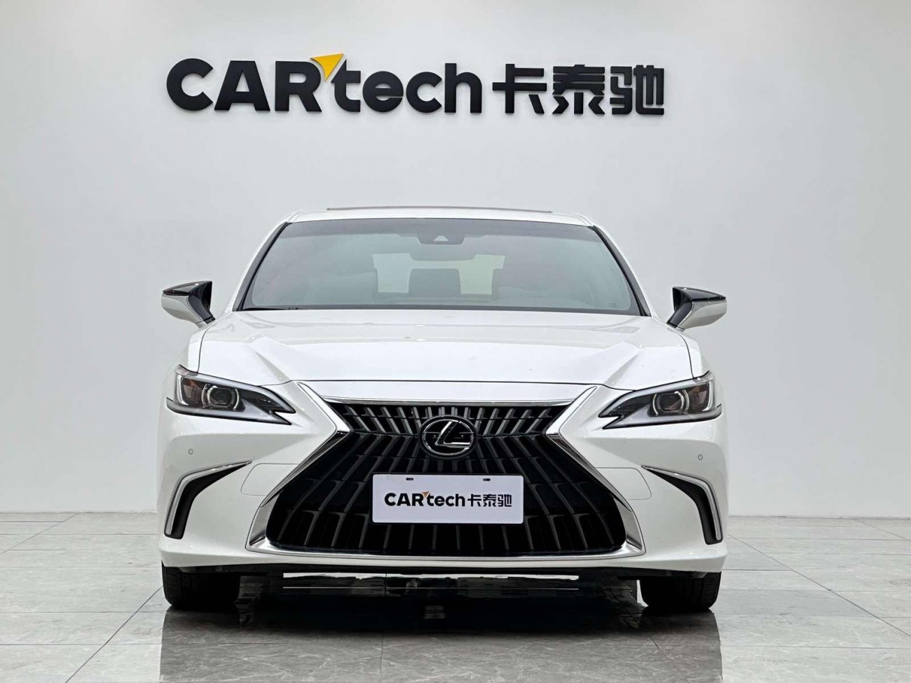 Lexus ES 200 2023