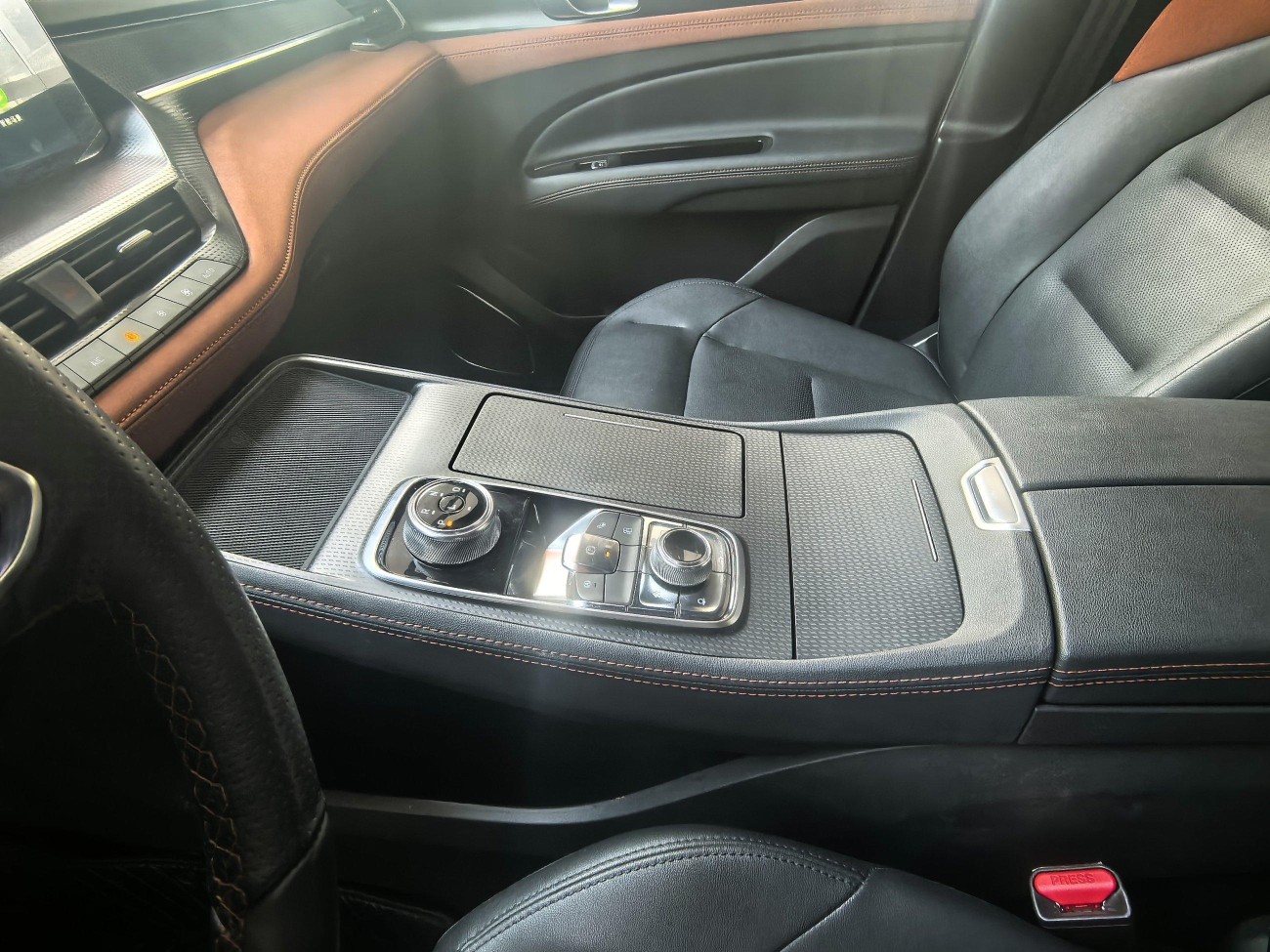 Ford 2025 2024