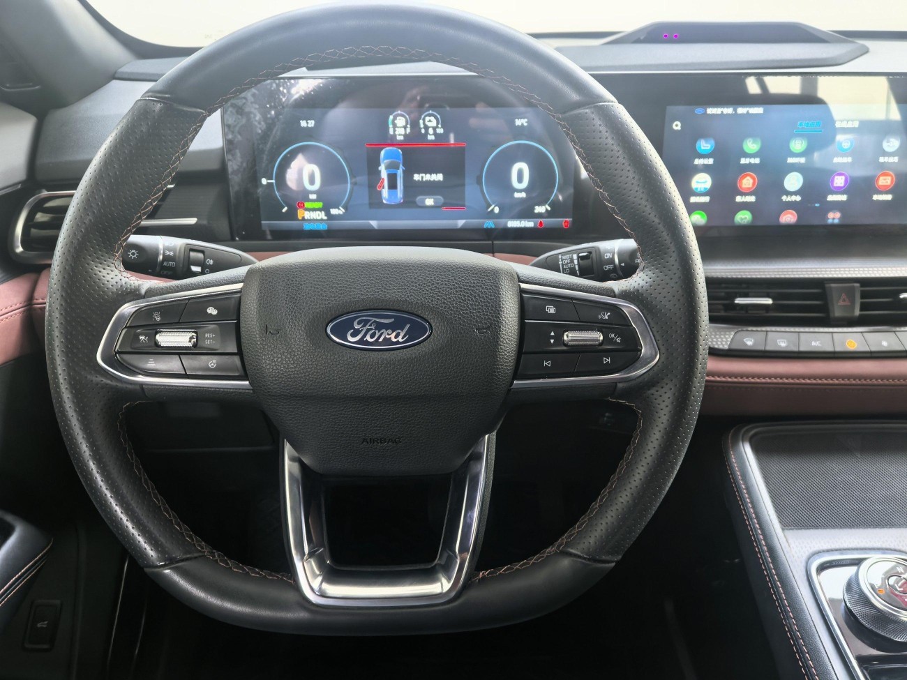 Ford 2025 2024