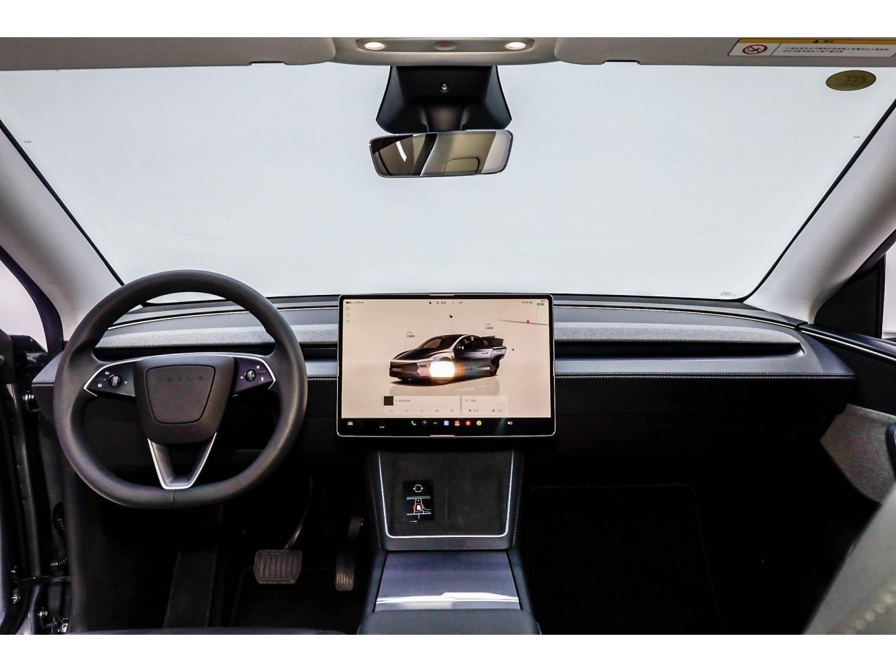 Tesla Model Y 2025
