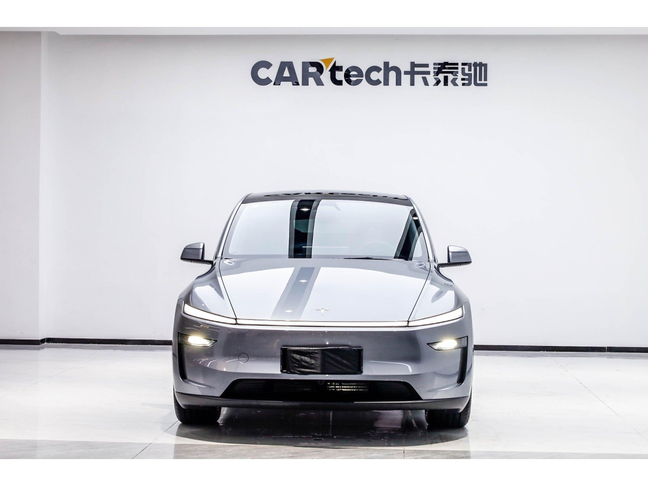 Tesla Model Y 2025