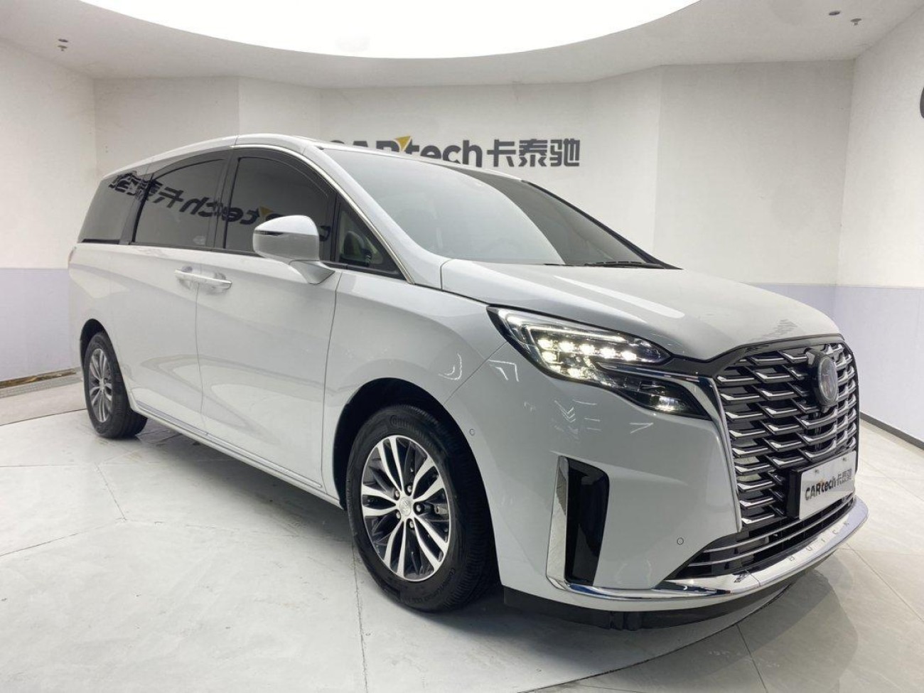 Buick GL8 2024