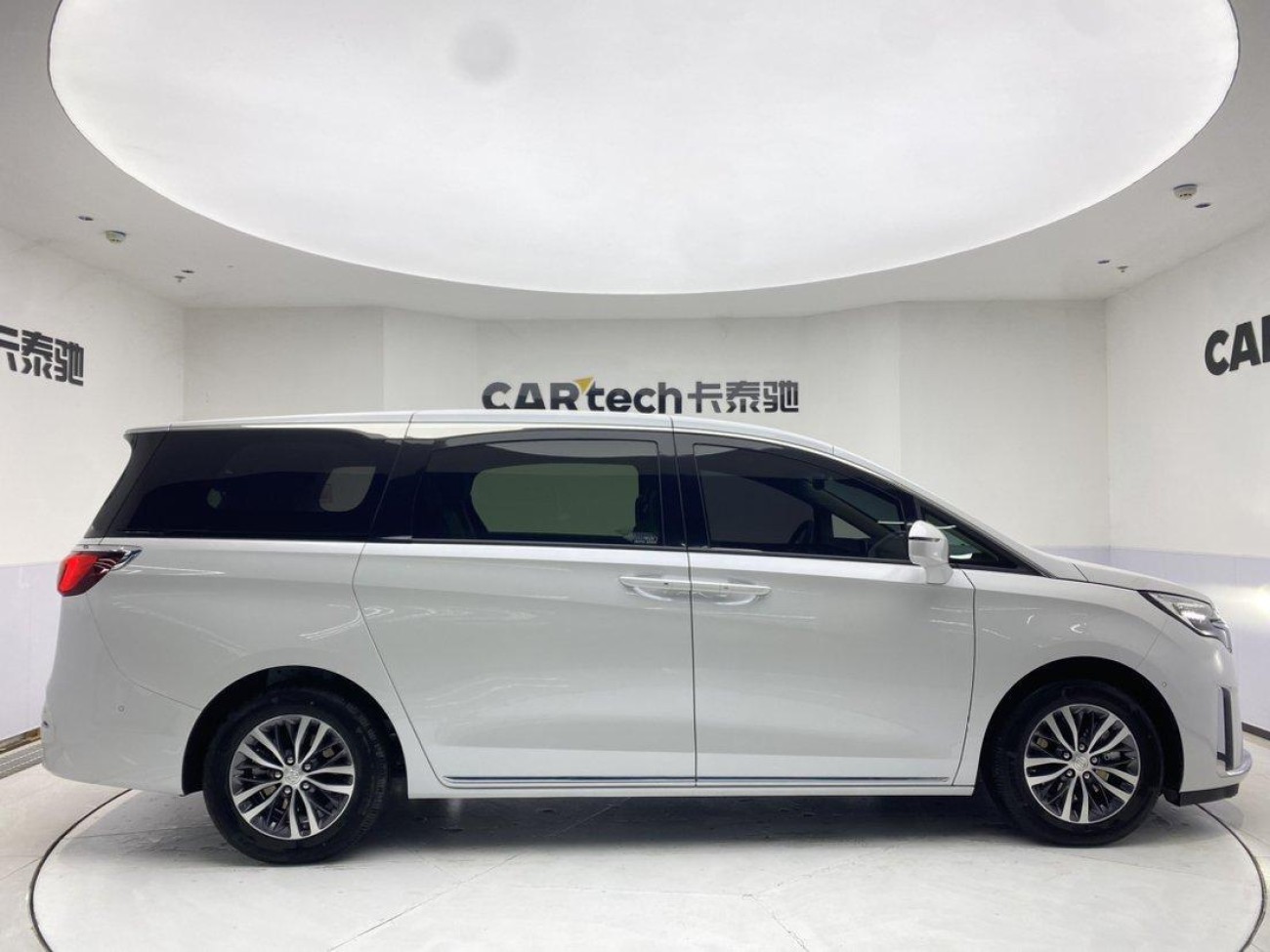 Buick GL8 2024