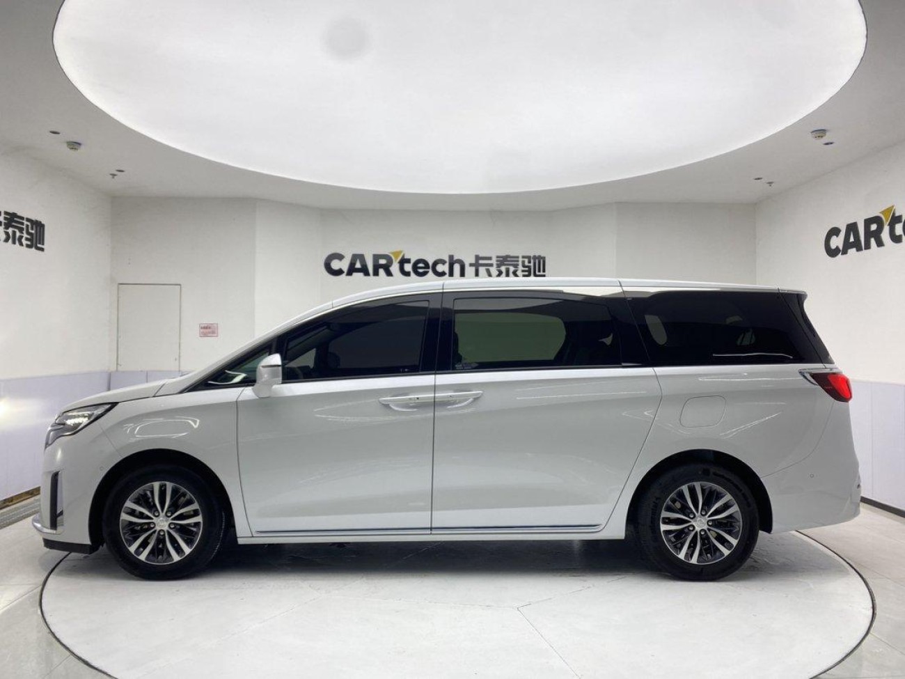 Buick GL8 2024