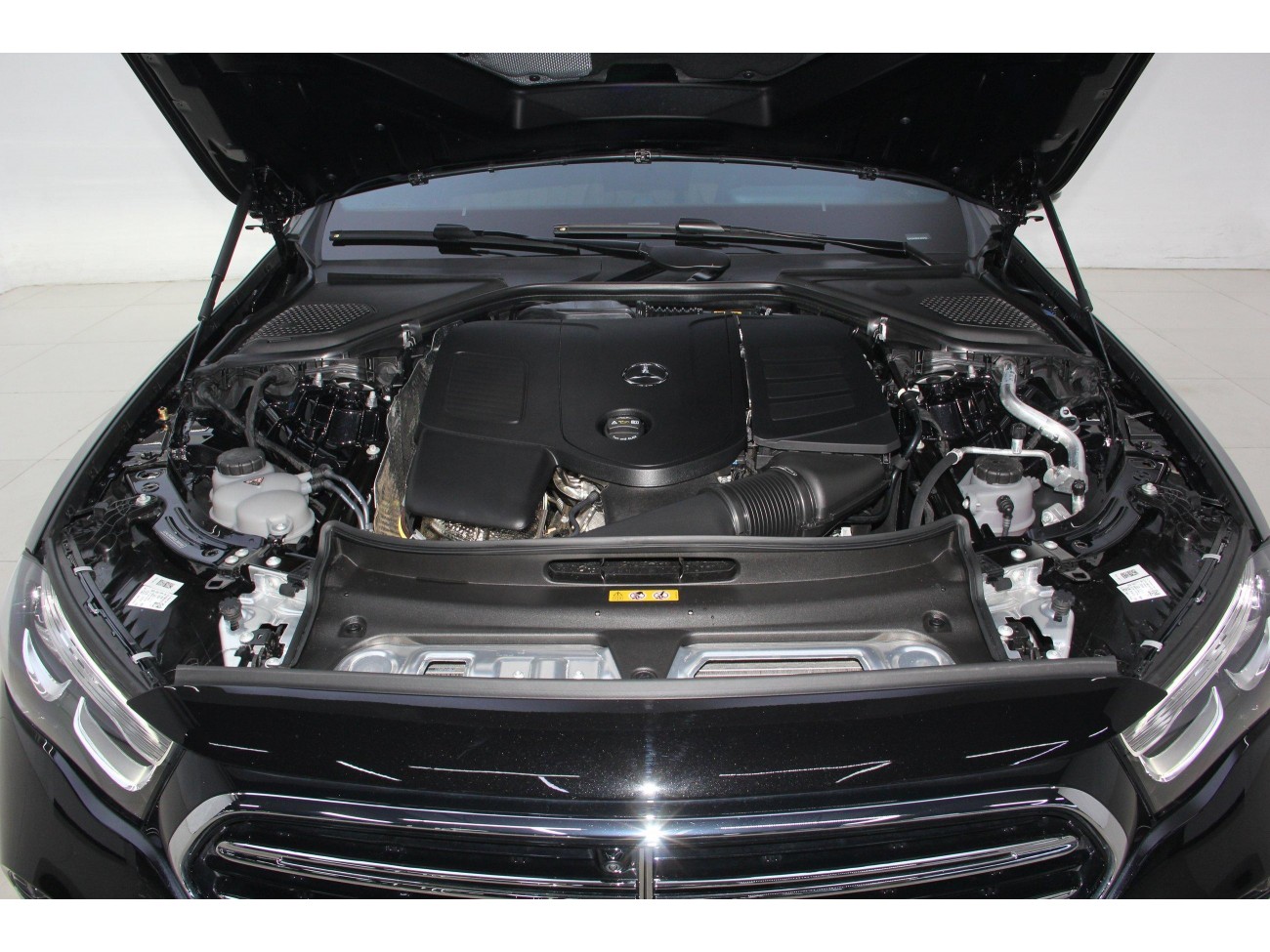 Mercedes-Benz E 300 L 2025