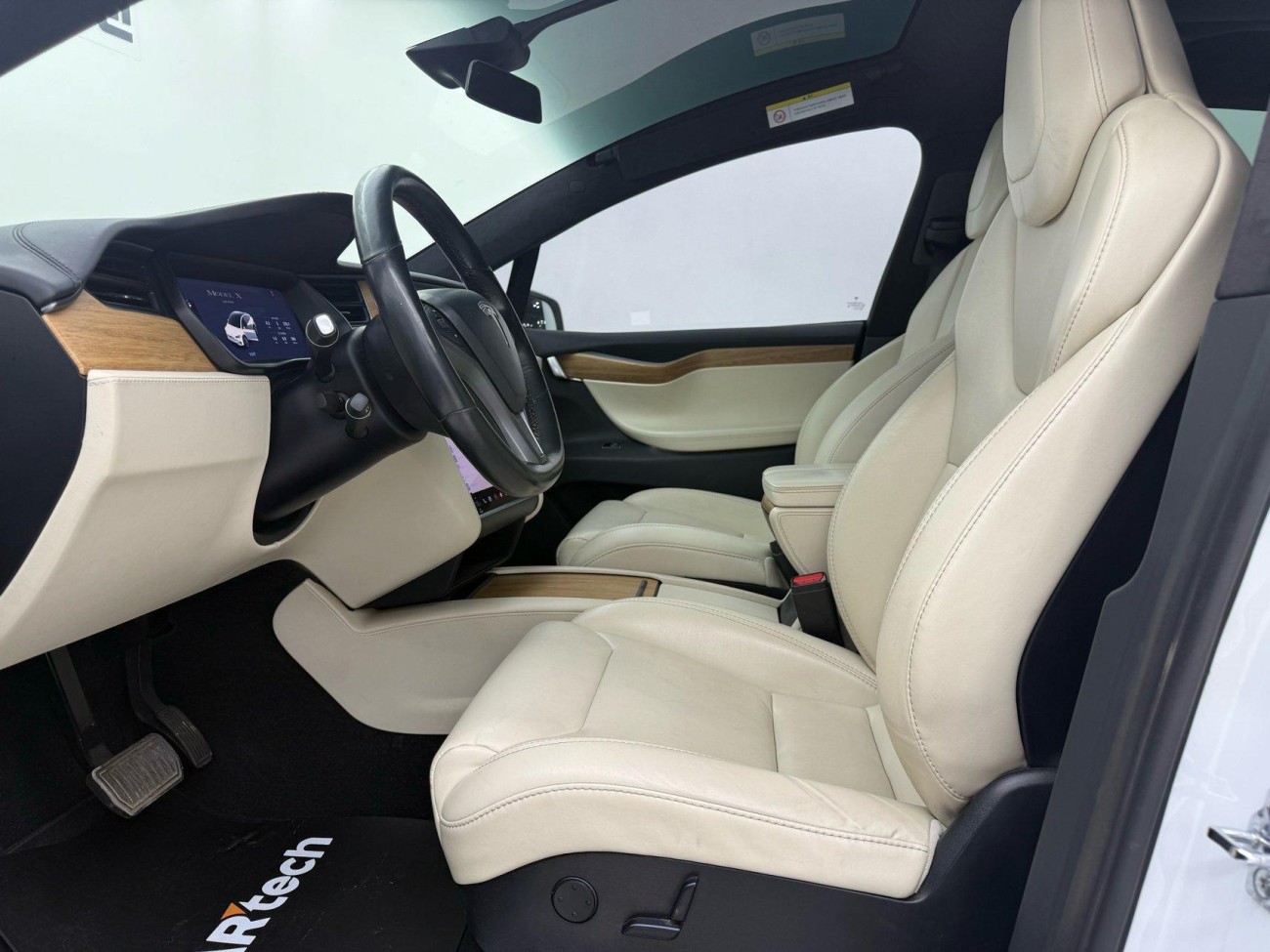 Tesla Model X 2019