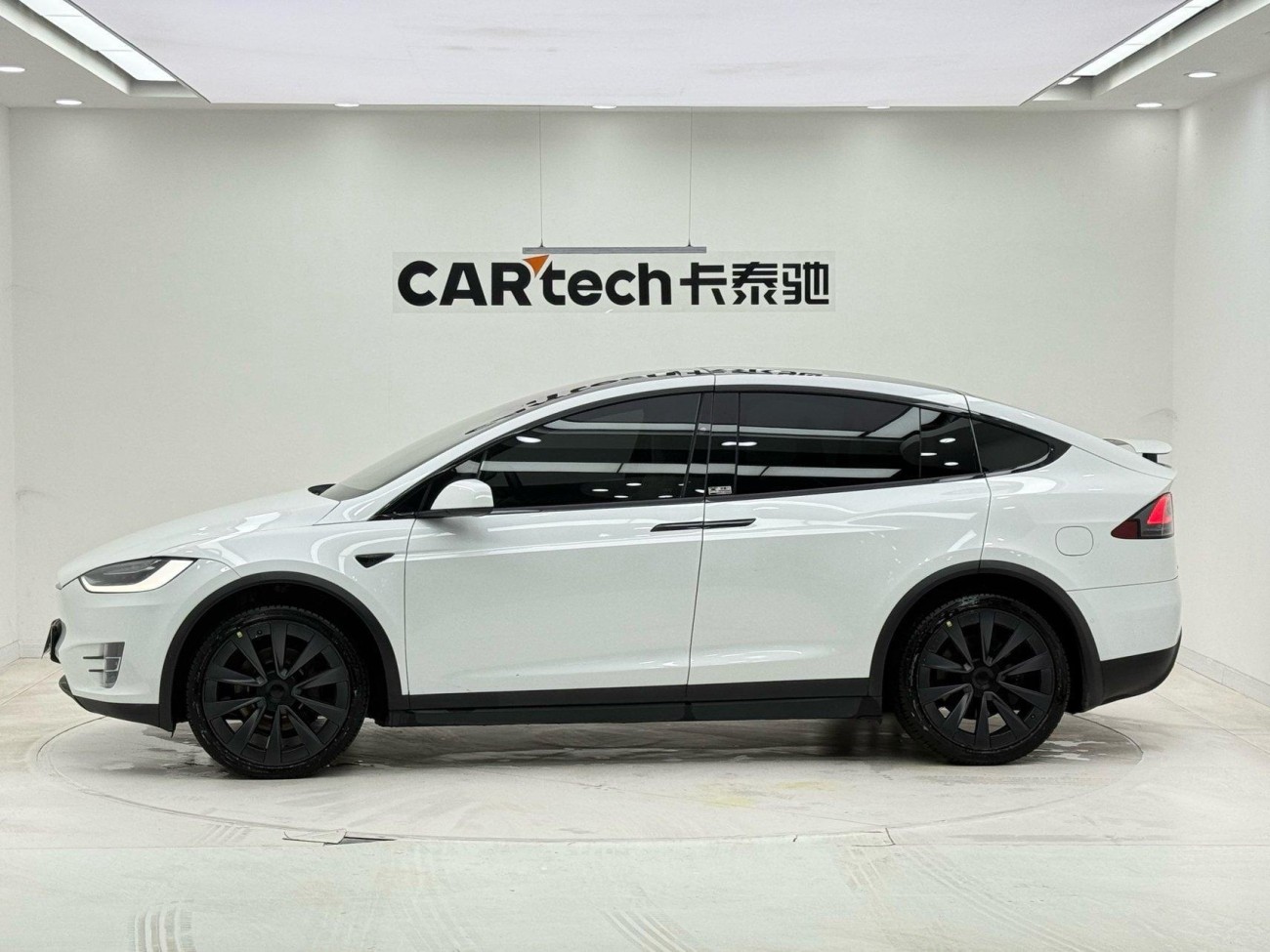 Tesla Model X 2019