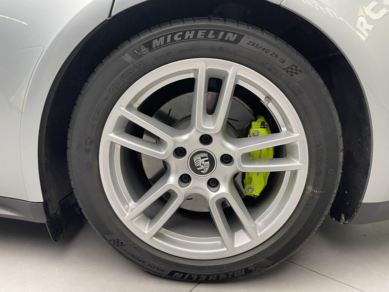 Porsche Panamera 2021