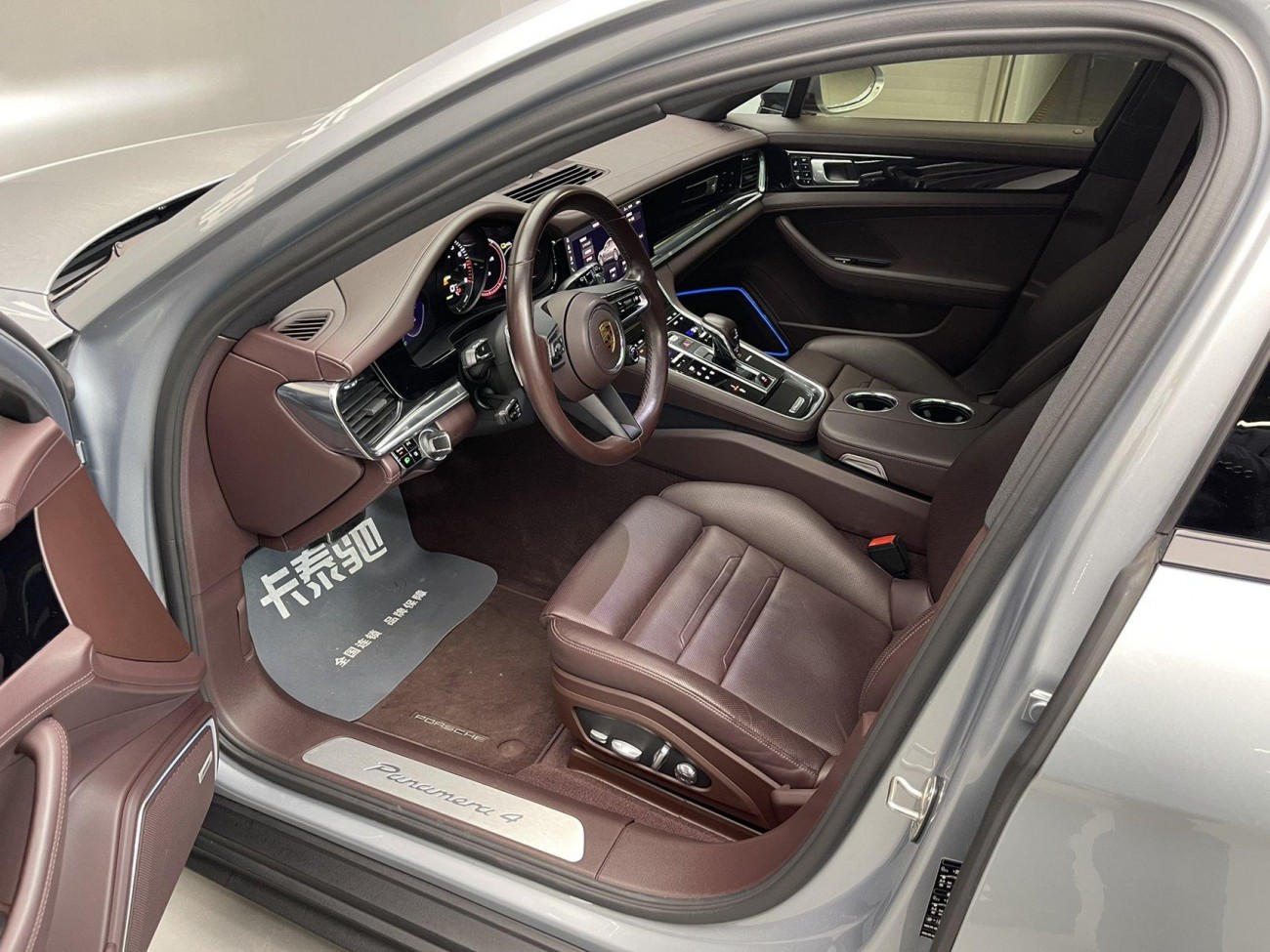 Porsche Panamera 2021