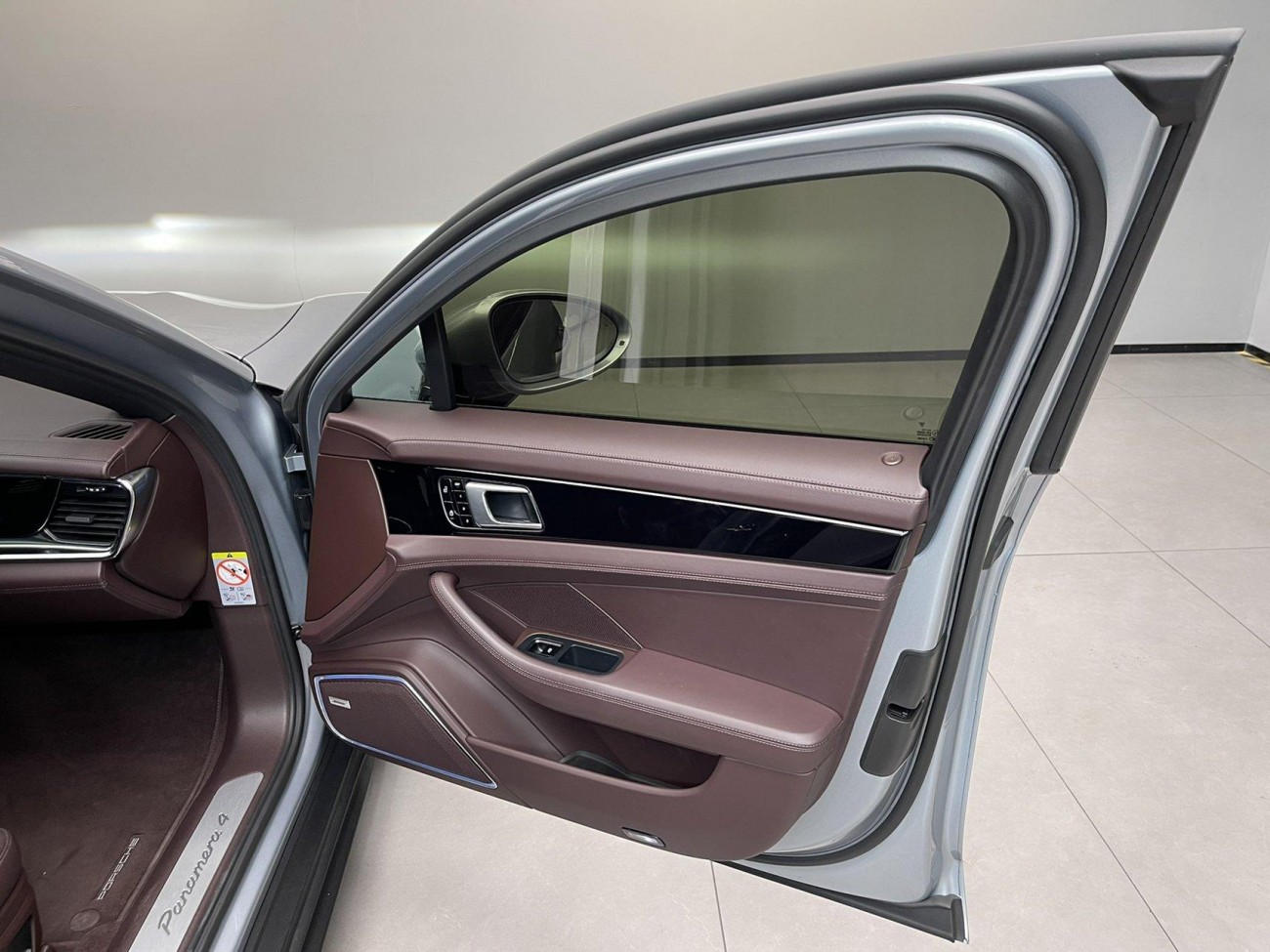 Porsche Panamera 2021