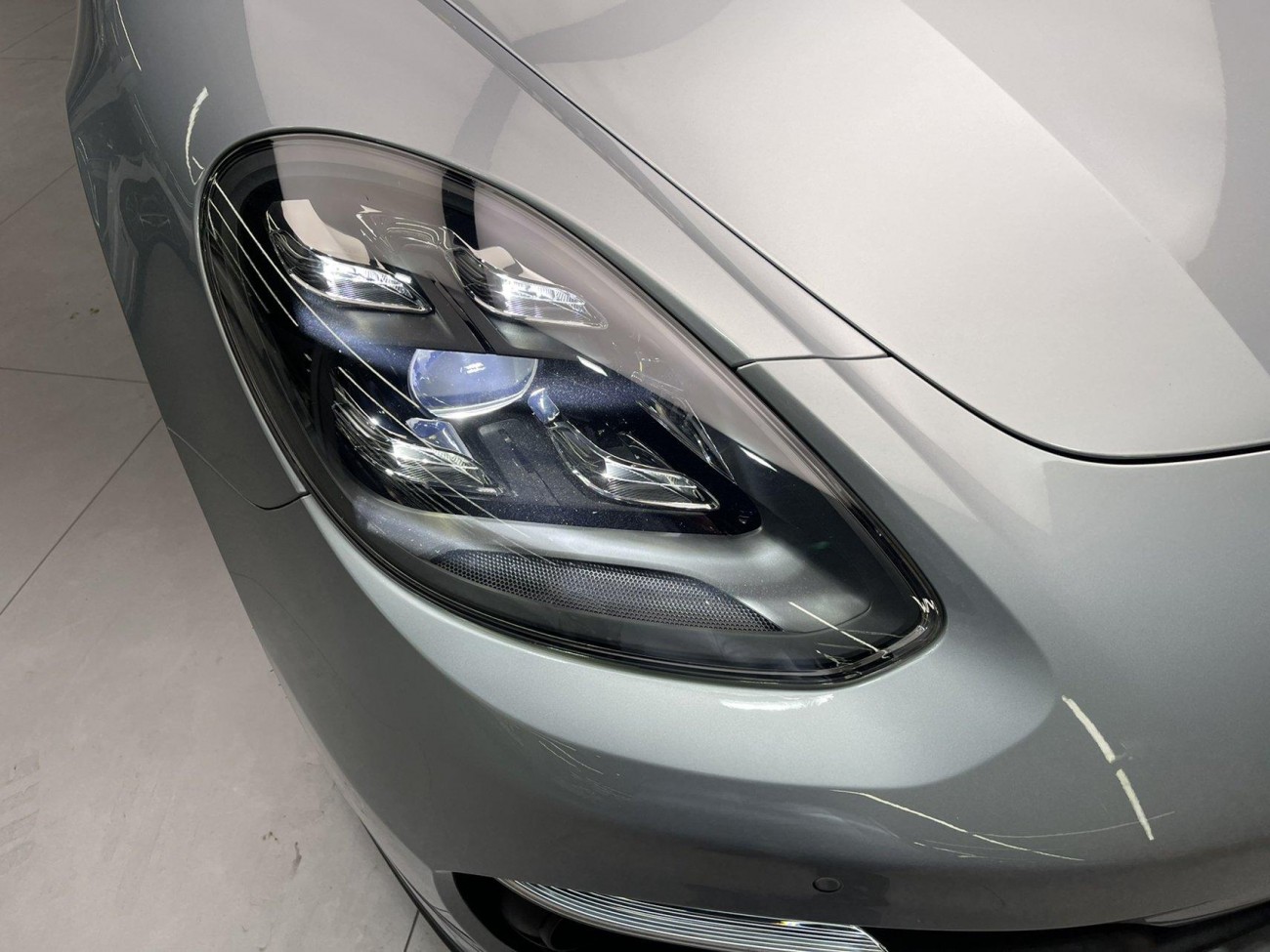 Porsche Panamera 2021