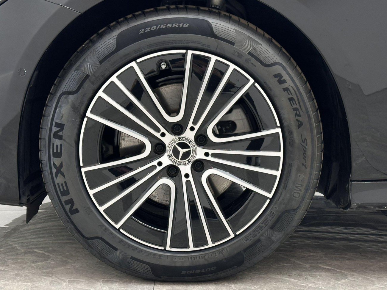 Mercedes-Benz E 260 L 2025