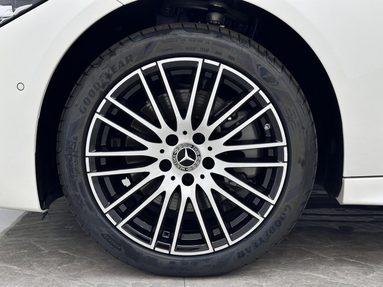 Mercedes-Benz C 260 L 2024