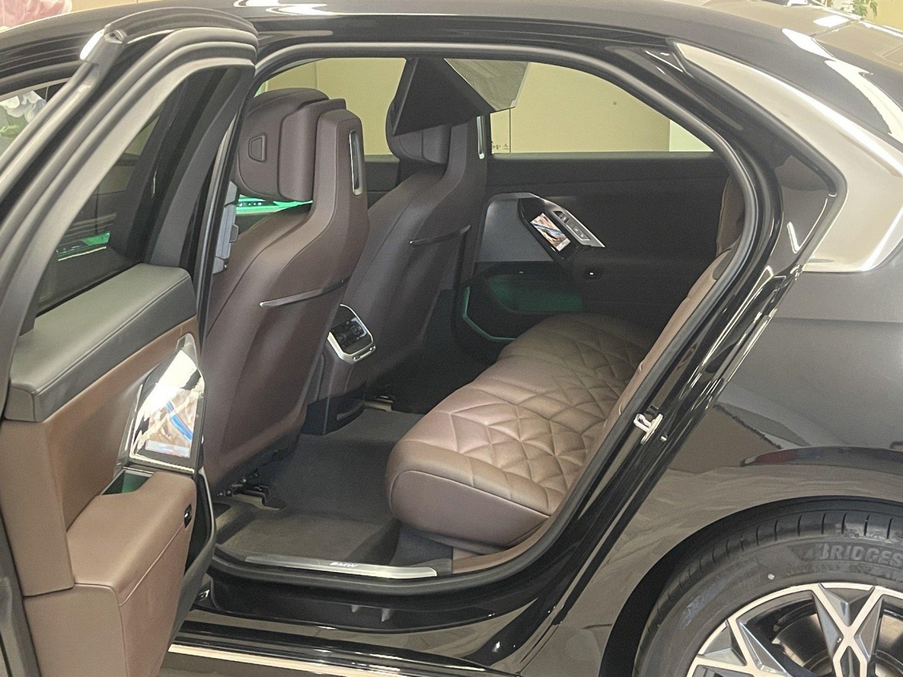 BMW 735Li 2023