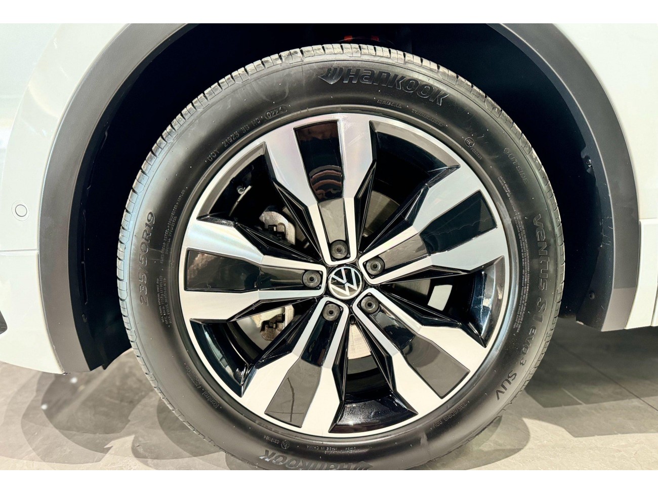 Volkswagen Tiguan L 2024