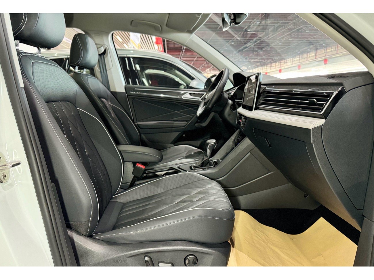 Volkswagen Tiguan L 2024