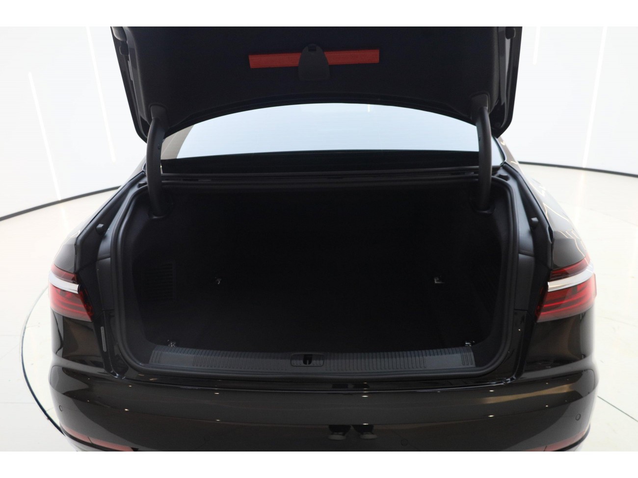 Audi A8L 50 TFSI 2023