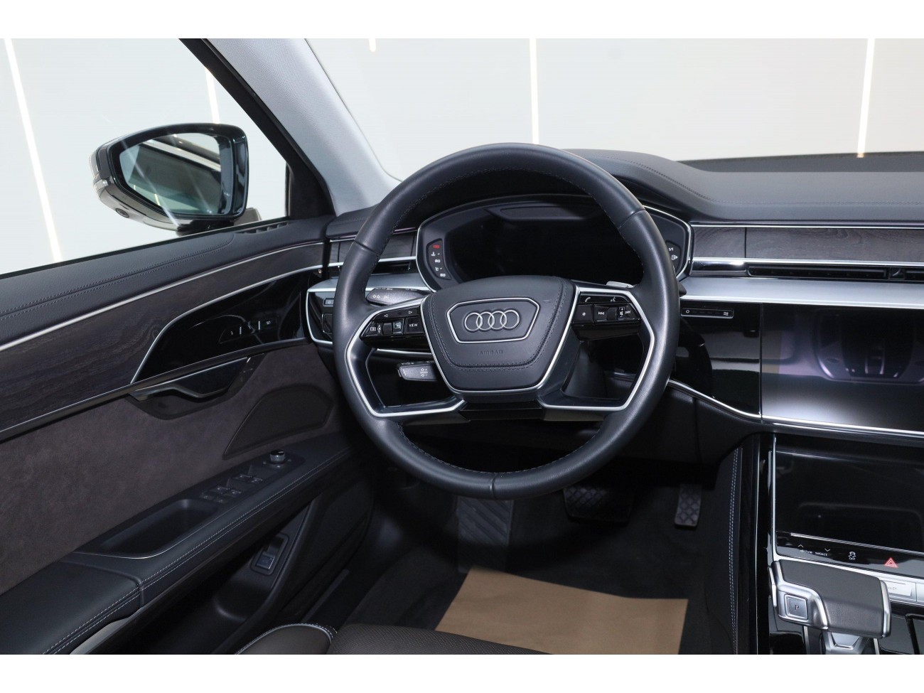 Audi A8L 50 TFSI 2023