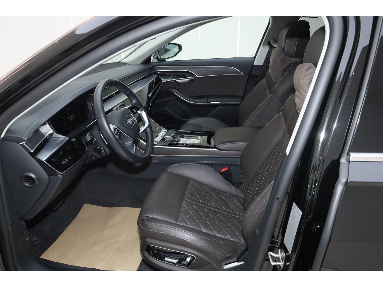 Audi A8L 50 TFSI 2023