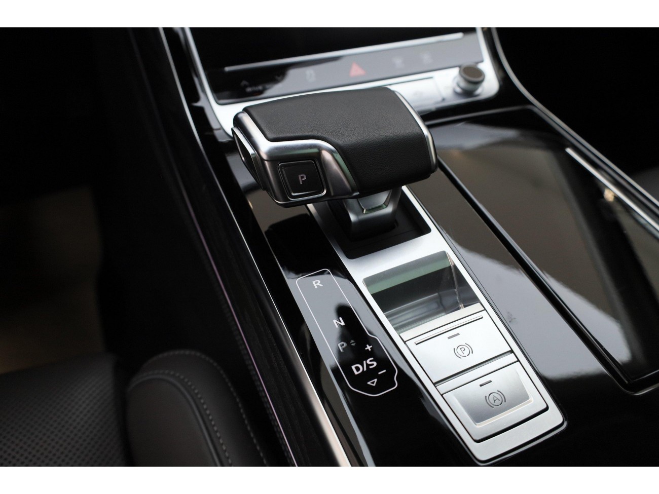 Audi A8L 50 TFSI 2023
