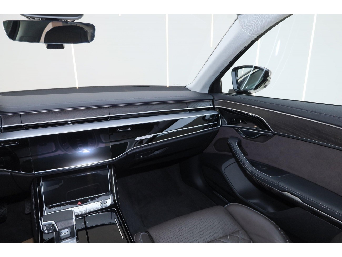 Audi A8L 50 TFSI 2023
