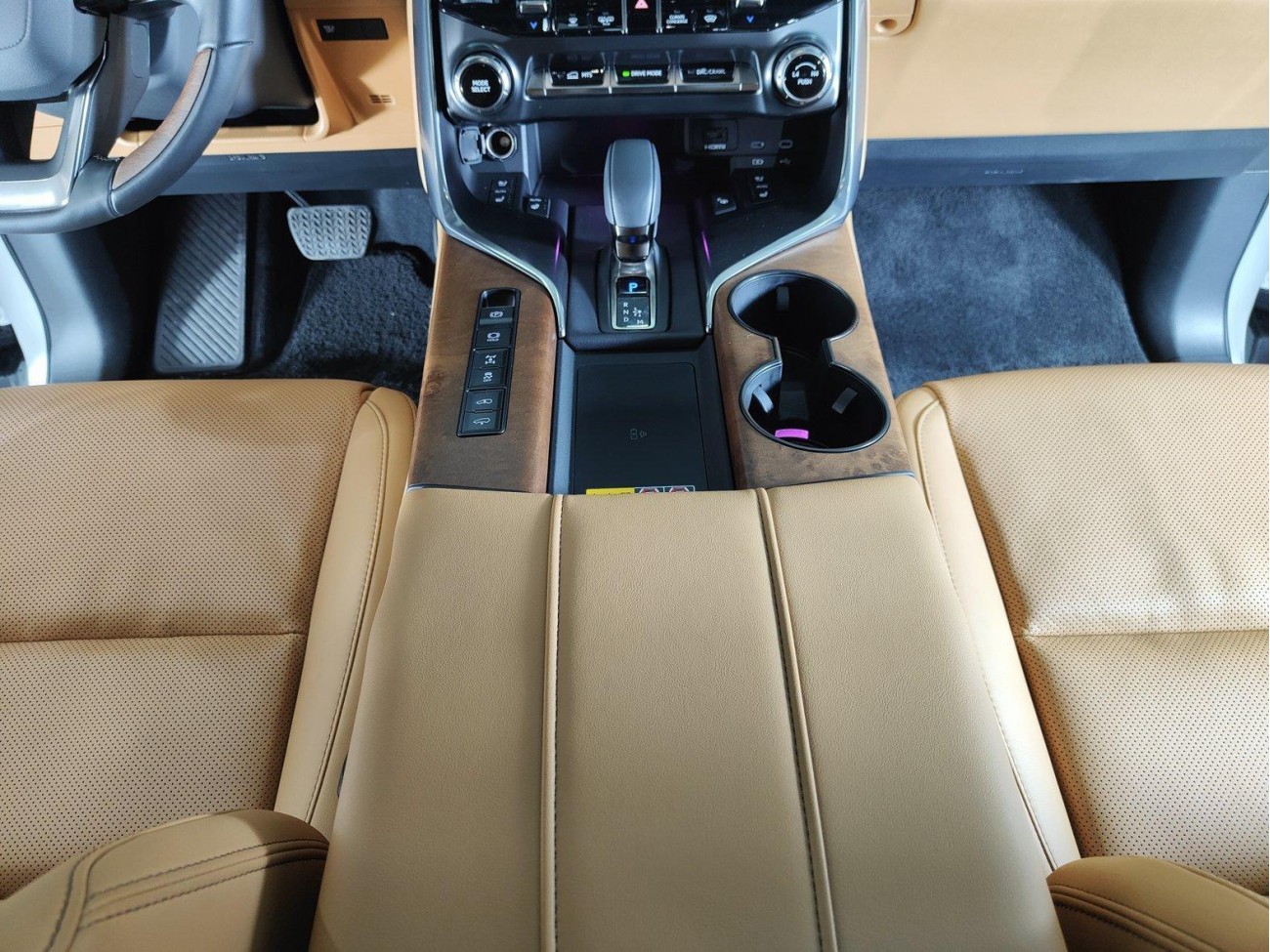 Lexus LX 700h 2025