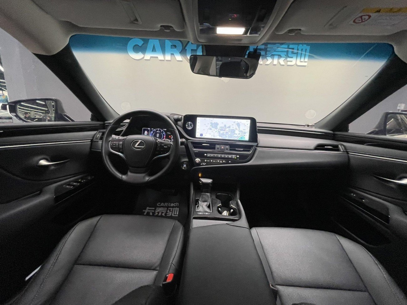Lexus ES 200 2023