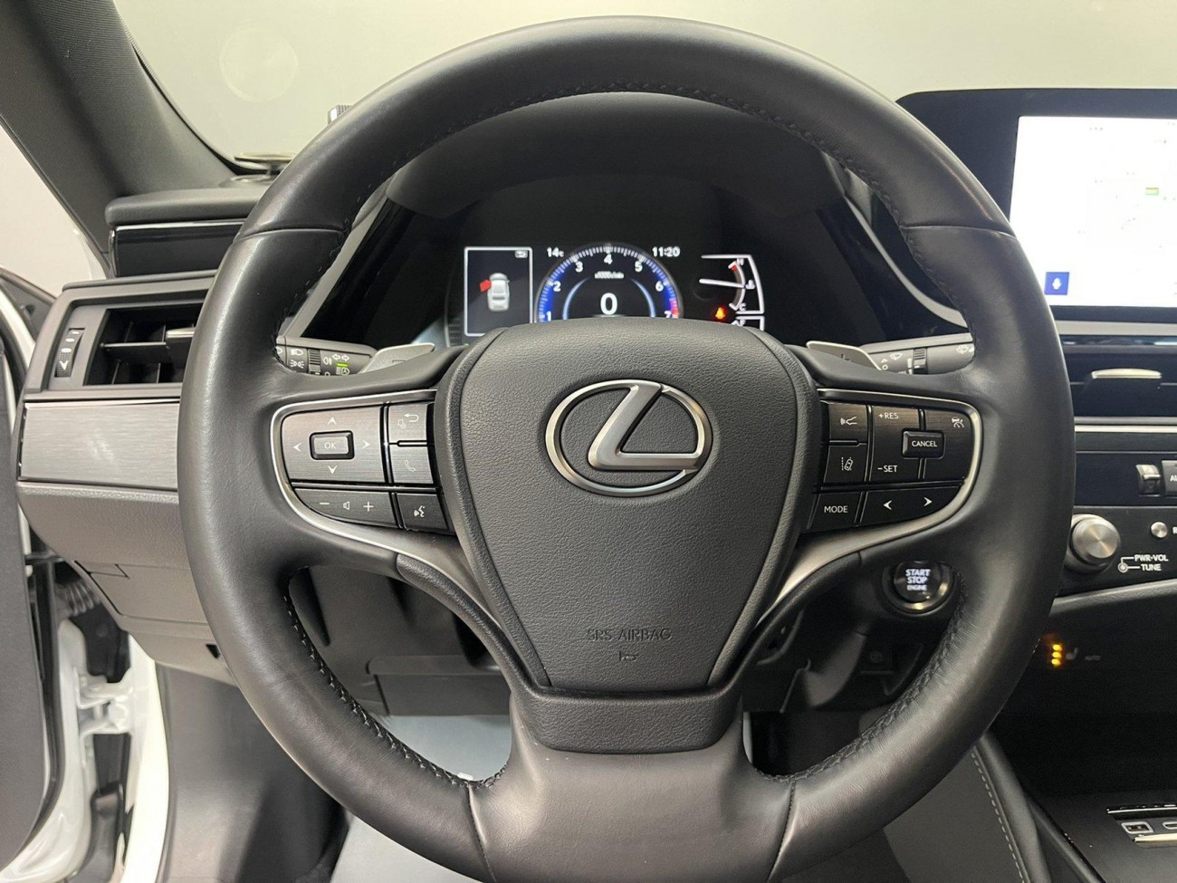 Lexus ES 200 2023