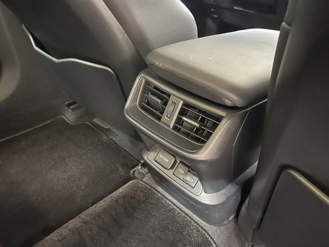 Lexus ES 200 2023