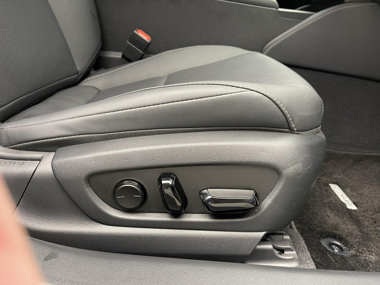 Lexus ES 200 2023