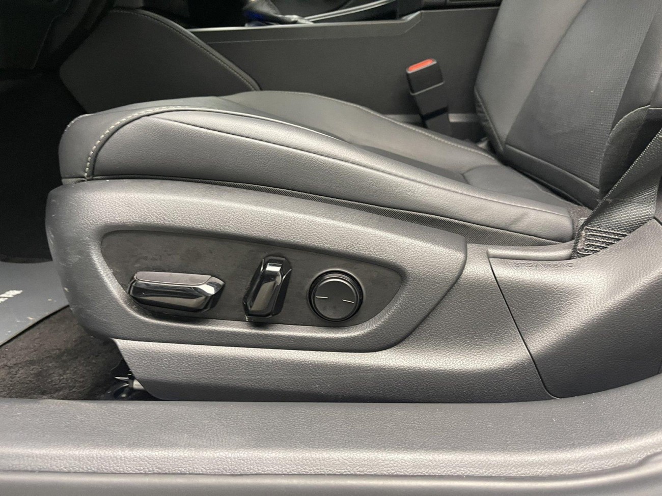 Lexus ES 200 2023