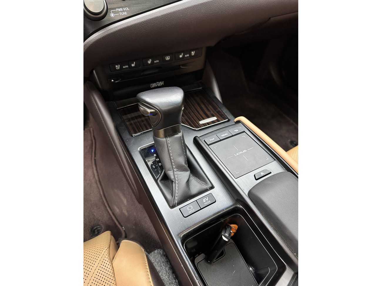 Lexus ES 300h 2021