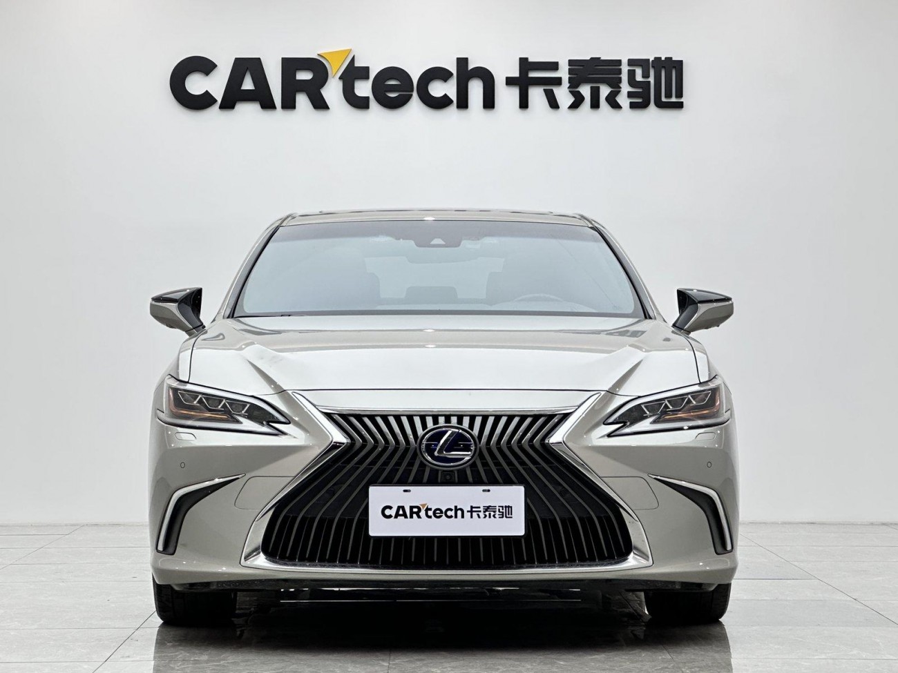 Lexus ES 300h 2021