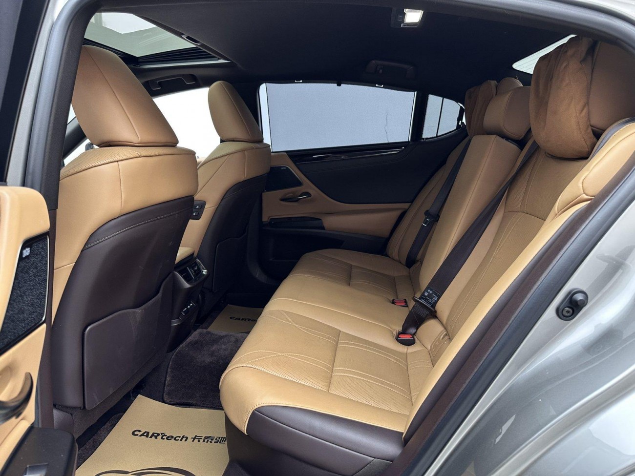 Lexus ES 300h 2021