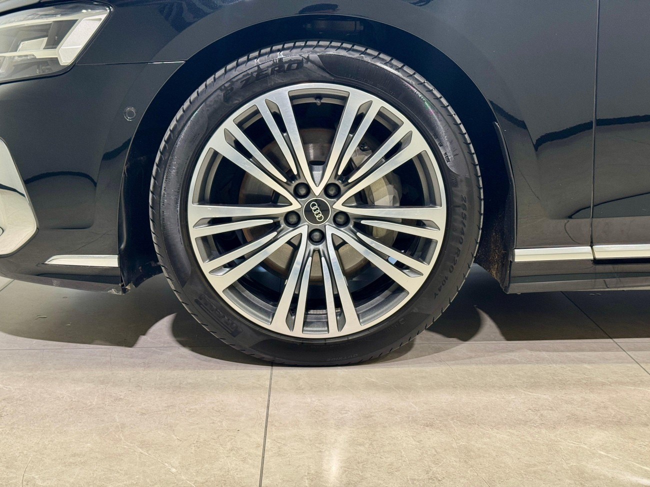Audi A8L 50 TFSI 2022