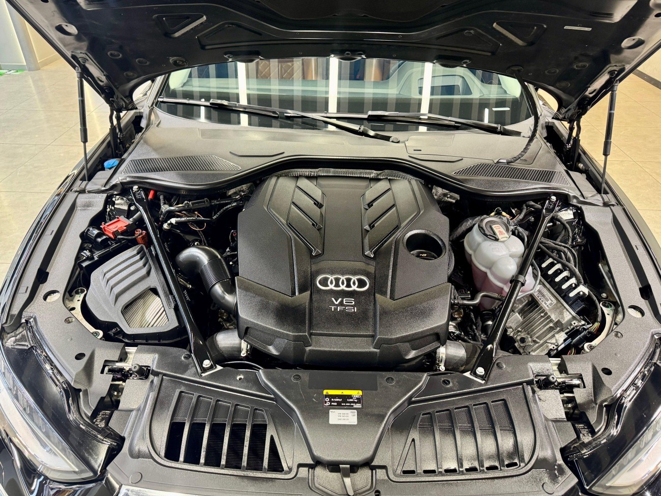 Audi A8L 50 TFSI 2022