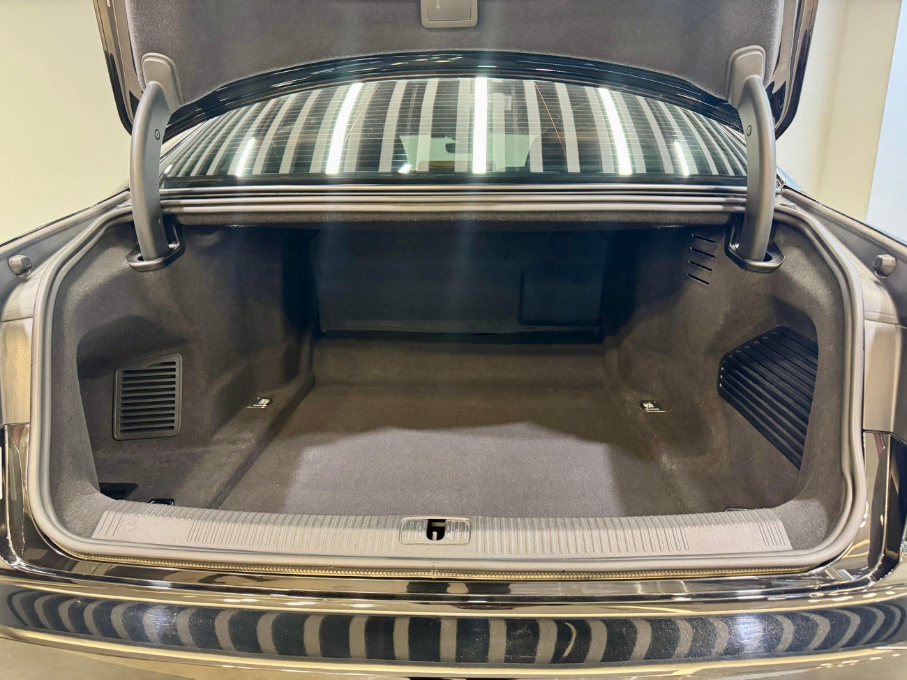 Audi A8L 50 TFSI 2022