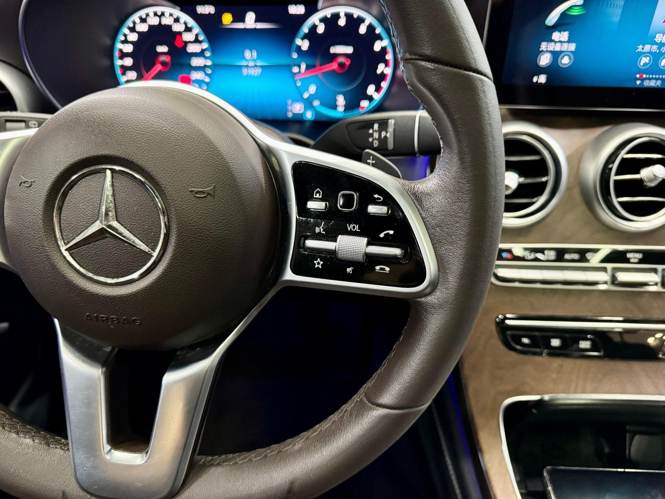 Mercedes-Benz GLC 260 L 2022