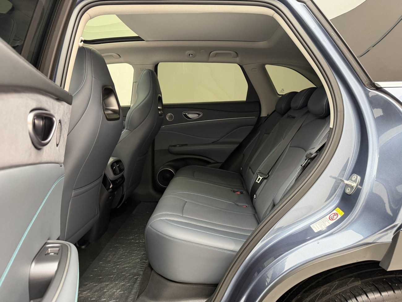 BYD 07 DM-i 2025