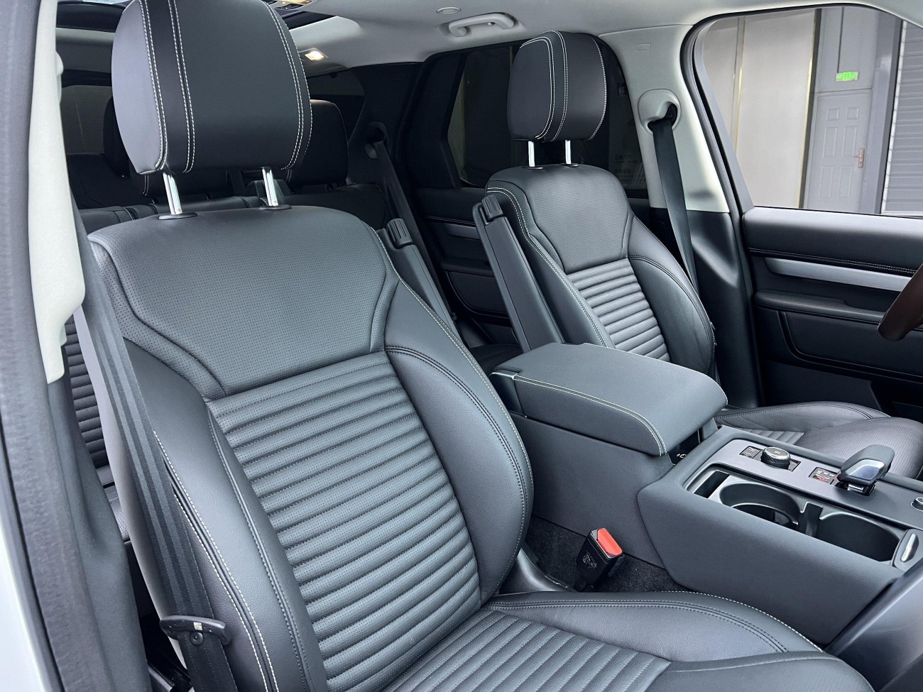 Land Rover Discovery 2023