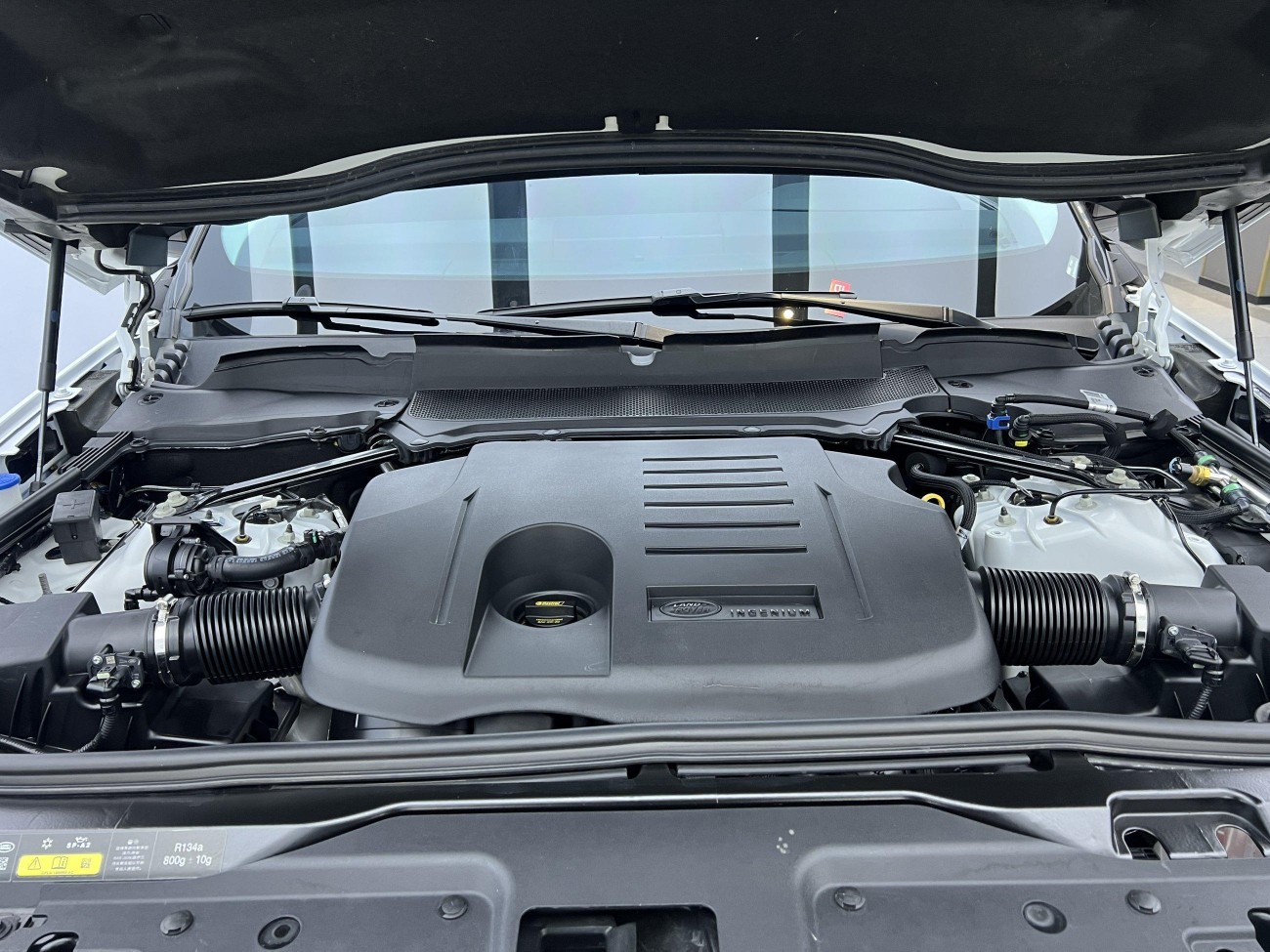 Land Rover Discovery 2023