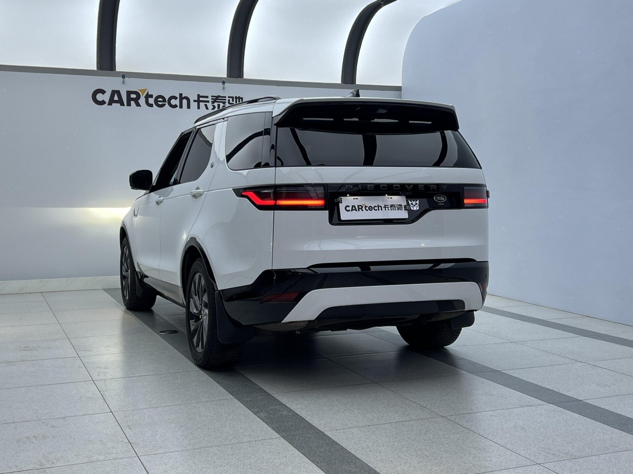 Land Rover Discovery 2023