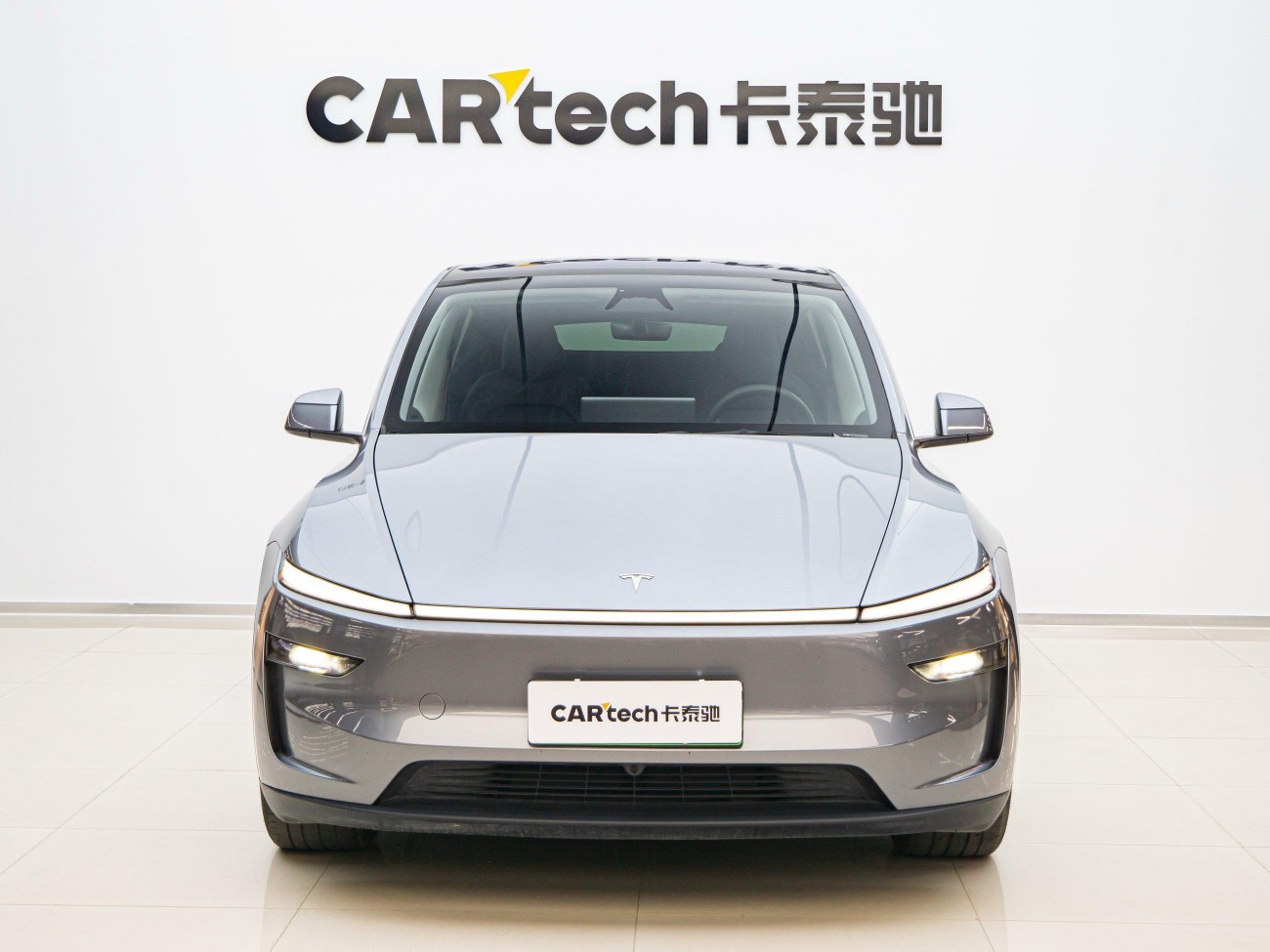 Tesla Model Y 2025