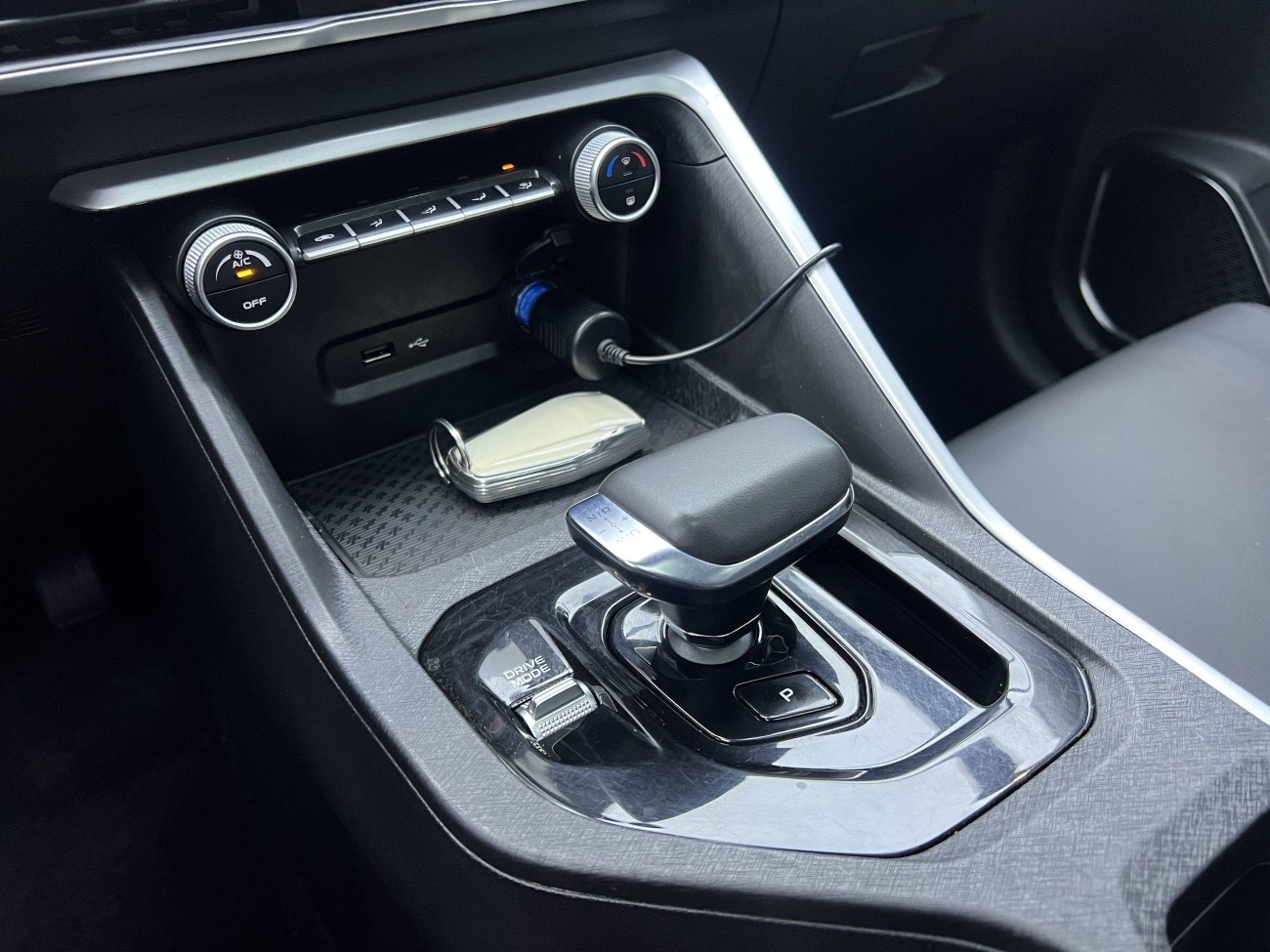 Geely Coolray 2023