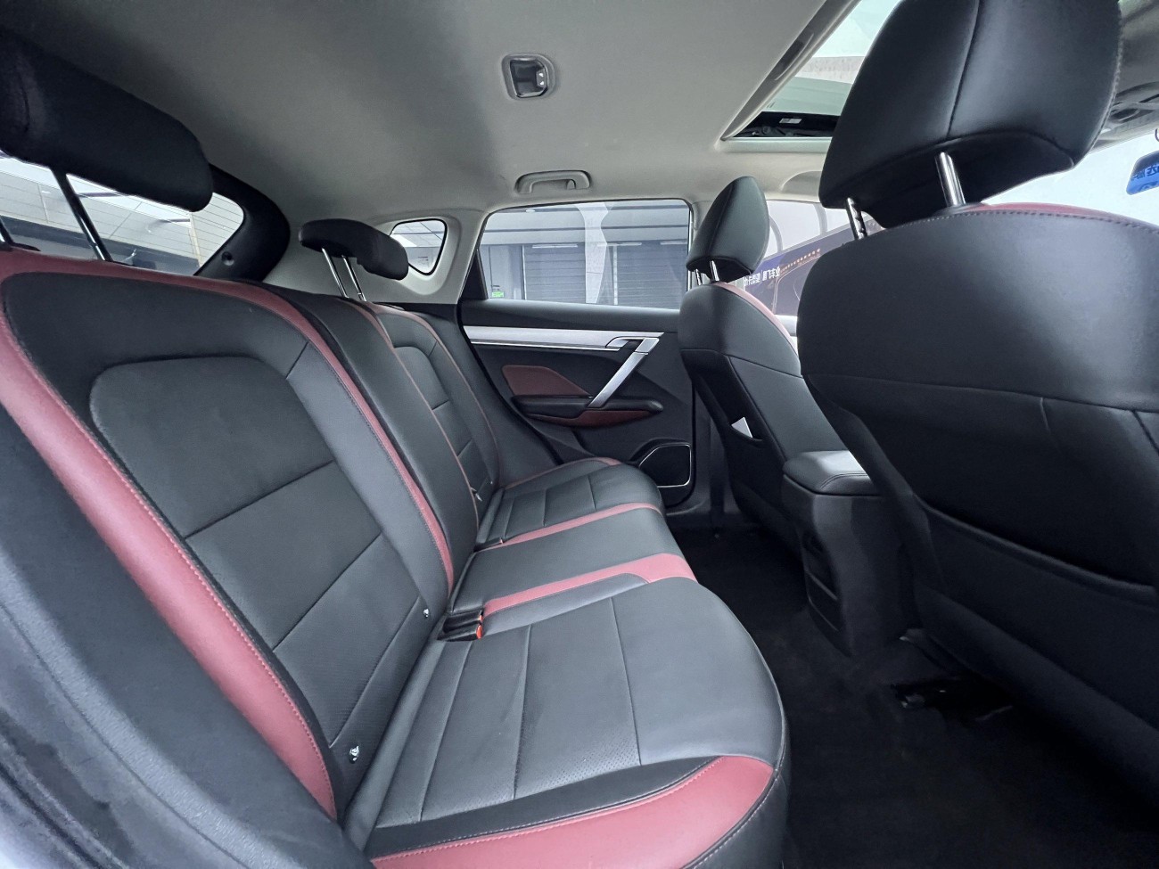 Geely Coolray 2023